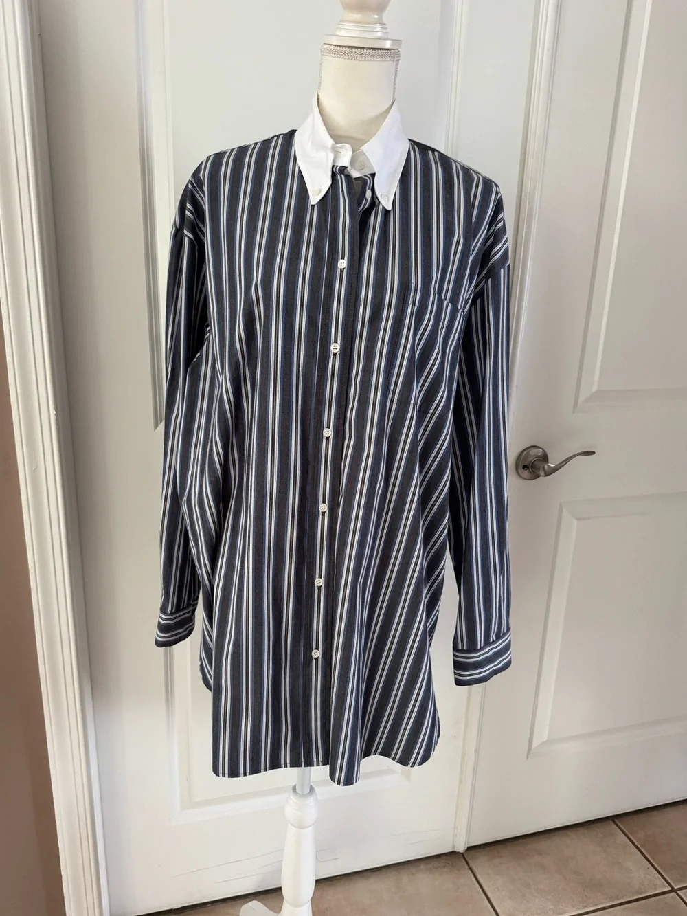 Sandro Oversized striped shirt. Size 3 = French 40 / US 8. MSRP $340 - Picture 7 of 17